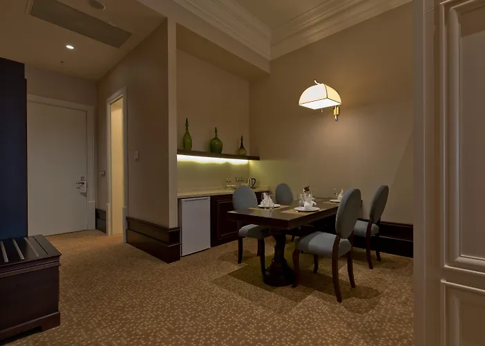 فيالاند بالاس هوتل فندق