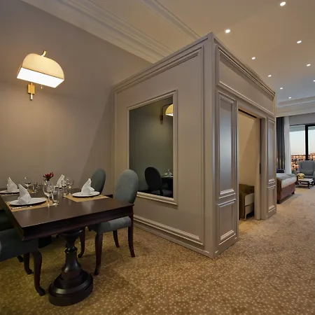 Vialand Palace Hotel 4*