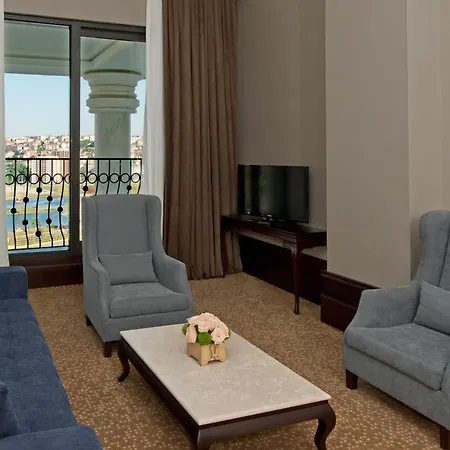 Vialand Palace Hotel 4*