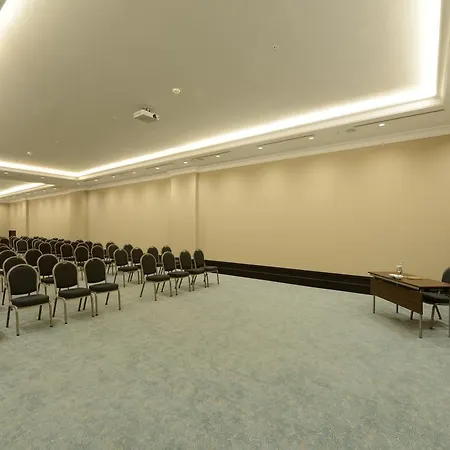 فندق إسطنبول هوليداي هوم آند سويتس 4*