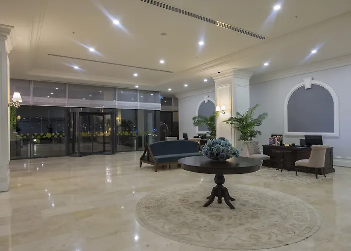 Отель Vialand Palace