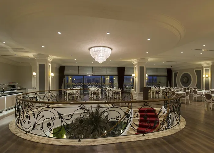 Отель Vialand Palace