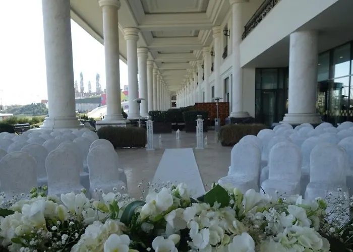 Отель Vialand Palace 4*