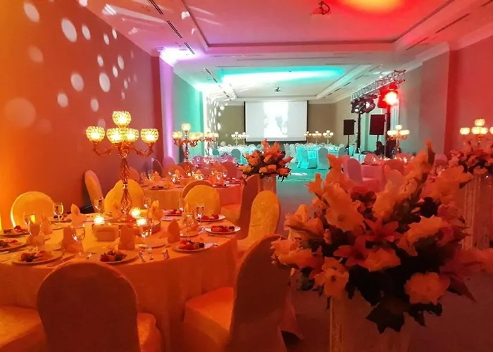 Отель Vialand Palace